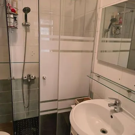 Appartement Dependance In Private Garden Id29923