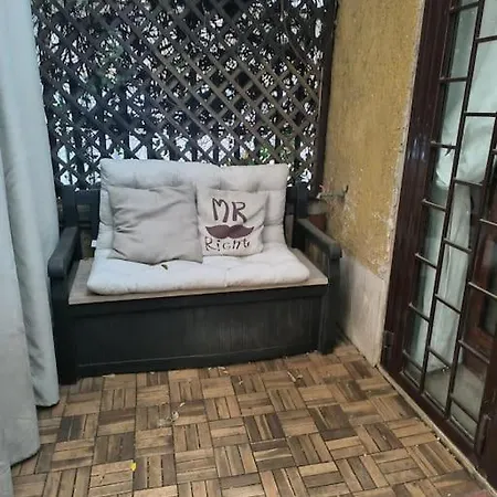 Appartement Dependance In Private Garden Id29923 *